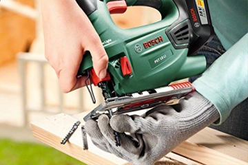 Bosch DIY Akku-Stichsäge PST 18 LI, ohne Akku, Sägeblatt, CutControl, Abdeckschutz (18 V, 2,5 Ah, max. 80 mm Schnitttiefe in Holz) - 