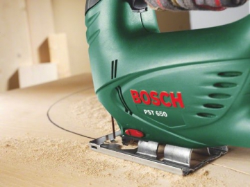 Bosch DIY Stichsäge PST 650, 1 Sägeblatt T 144 D für Holz, Koffer (500 W, Schnitttiefe in Holz 65 mm, Schnitttiefe in Stahl 4 mm) - 