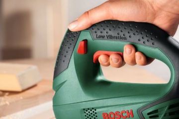 Bosch DIY Stichsäge PST 650, 1 Sägeblatt T 144 D für Holz, Koffer (500 W, Schnitttiefe in Holz 65 mm, Schnitttiefe in Stahl 4 mm) - 