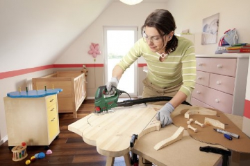 Bosch DIY Stichsäge PST 700 E DIY, 1 Sägeblatt T 144 D für Holz, Koffer (500 W, Schnitttiefe in Holz 70 mm, Schnitttiefe in Stahl 4 mm) - 
