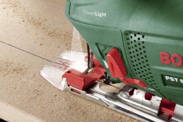 Bosch DIY Stichsäge PST 900 PEL, 1 Sägeblatt T 144 D, Spanreißschutz, CutControl, Transparenter Abdeckschutz, Sägeblattdepot, Koffer (620 W, Schnittiefe 90 mm Holz, 8 mm Stahl) - 